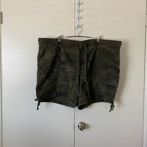 Terra & Sky Green Cargo Shorts Relaxed Fit w/drawstring, Used